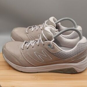 New Balance Shoes Women's Size 9.5B Beige 928 V3 Walking Sneakers Flaws